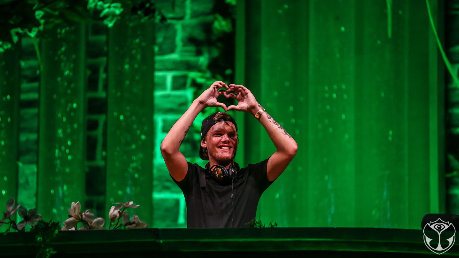 Tomorrowland and Apple Music Unveil Unreleased Avicii DJ Mixes, Dedicated Space Coming to the 2025 Festival